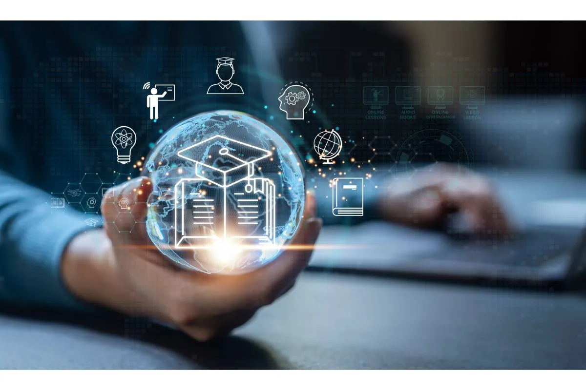 渋谷の街に立つビジネスパーソン